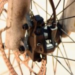 Mountainbike Bremsbelag wechseln - Bremszange lösen