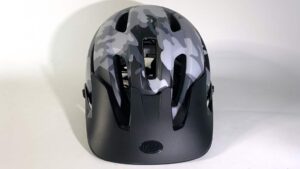 Helm Bell 4forty im Test - Vorderansicht